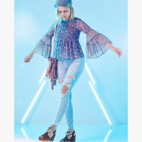 😱SOLD!!!😱 AEO Chiffon Smocked Peplum - Picture 3 of 7